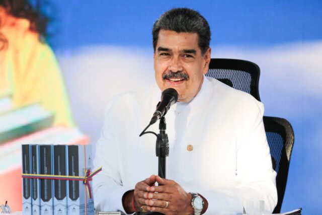 Maduro asegura estar listo para buscar a los migrantes venezolanos presos en El Salvador