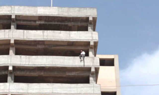 Hombre intentó quitarse la vida en un centro comercial de Zulia