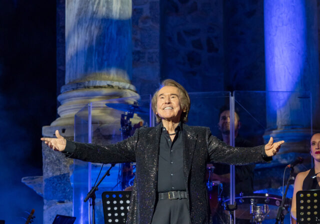 Raphael vivió una gran noche en su regreso a los escenarios