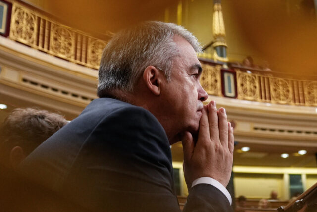 Santos Cerdán entregó su acta de diputado tras ser señalado en caso de corrupción