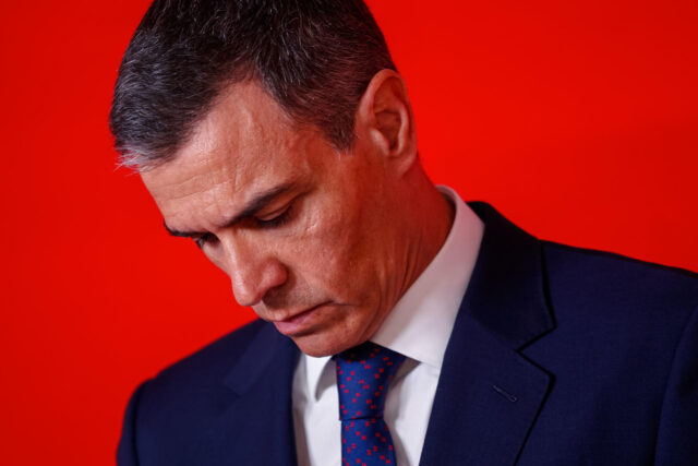 Pedro Sánchez pidió perdón tras dimitir su hombre de confianza por posible corrupción
