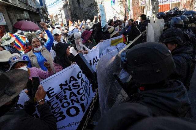 Campesinos radicalizan protestas en Bolivia por vetada candidatura de Evo Morales