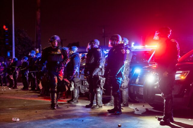 Adversarios de EE UU fomentan la desinformación sobre las protestas en Los Ángeles