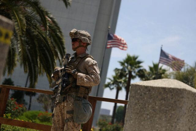 Marines desplegados comienzan a patrullar calles de Los Ángeles desde este viernes