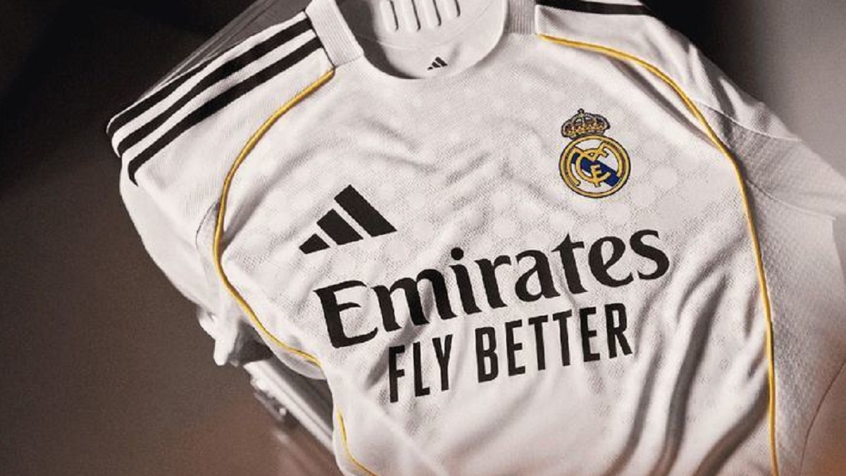 La nueva camiseta del Real Madrid cuesta 160 euros si es de manga larga y 150 si es corta Foto Archivo