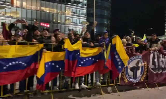Así recibieron a la Vinotinto en Montevideo