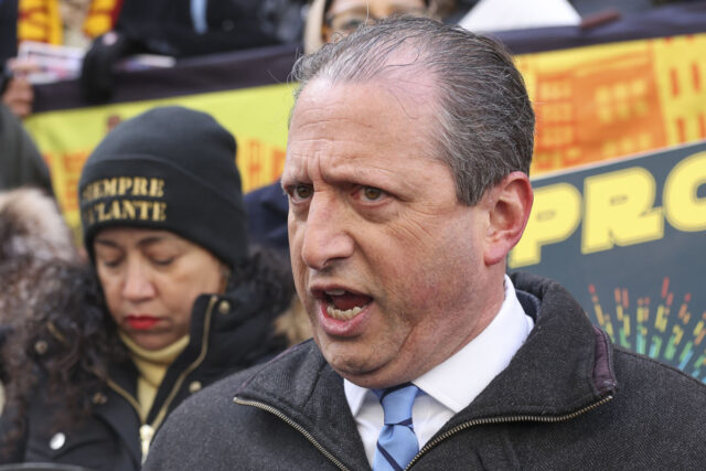 Fiscal general de Nueva York: Es "abuso de poder escandaloso" el arresto del contralor