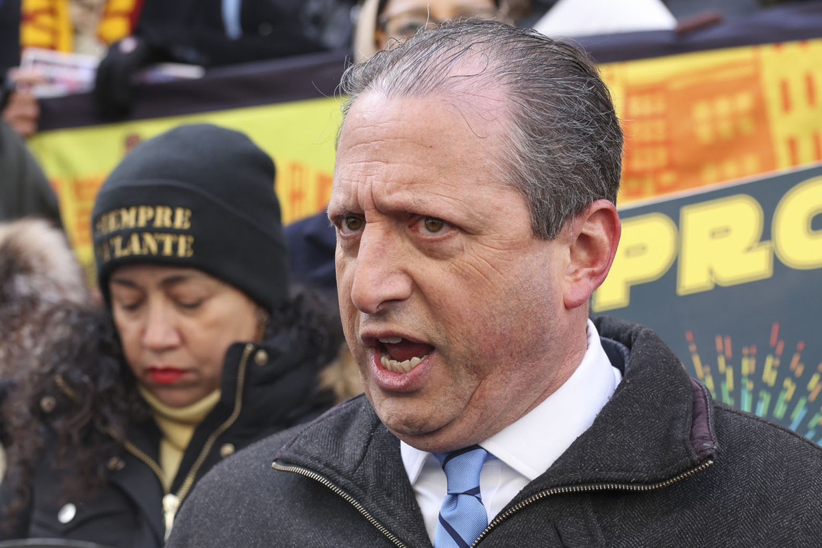 El contralor de Nueva York y candidato a alcalde es detenido por agentes de inmigración