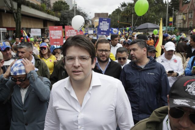 Siguen las detenciones, pero aún no se sabe quién ordenó el atentado contra Miguel Uribe Turbay en Colombia