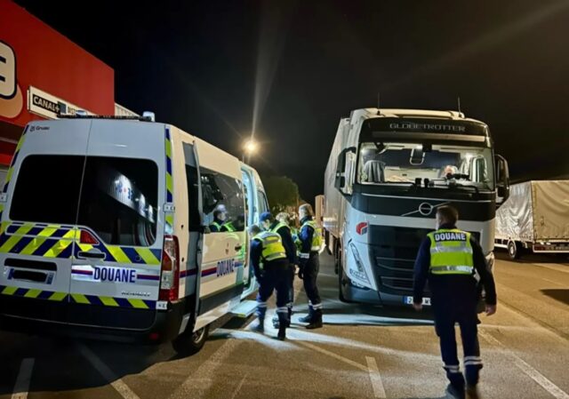 Francia lanza operación de control migratorio en estaciones de ferrocarril y autobús