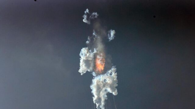 Cohete de SpaceX explotó cuando realizaba pruebas en tierra