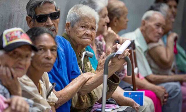Comienza pago del bono 100% Amor Mayor por el sistema Patria